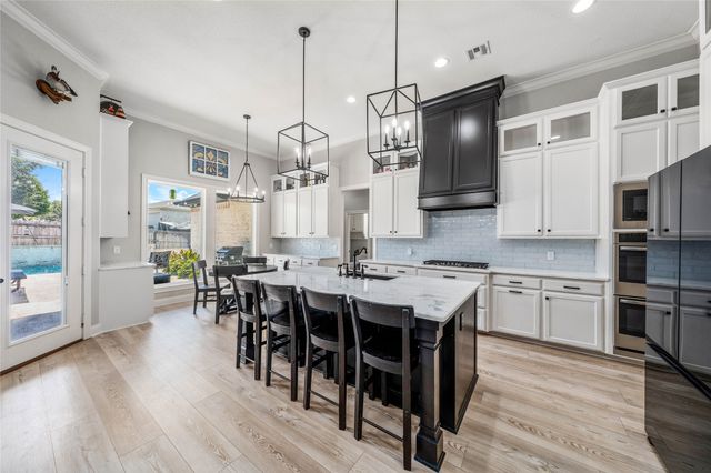 404 Wycliff Drive, China Spring, TX 76633