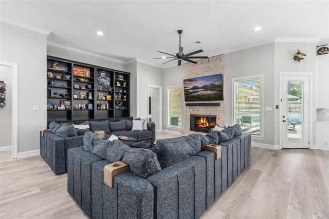 404 Wycliff Drive, China Spring, TX 76633