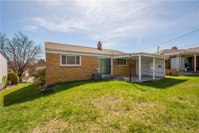 257 Robinhood Rd, Green Tree, PA 15220