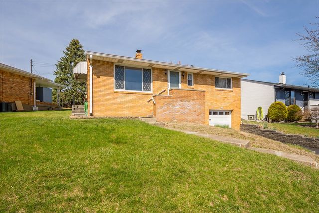 257 Robinhood Rd, Green Tree, PA 15220