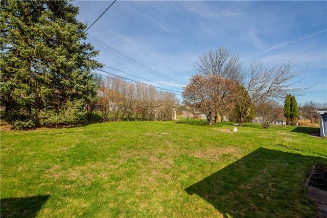 257 Robinhood Rd, Green Tree, PA 15220