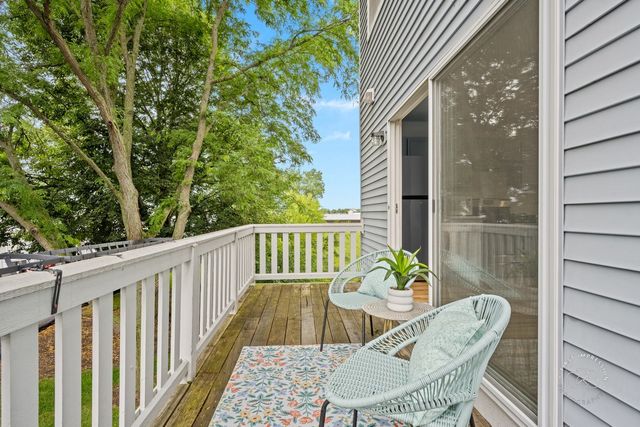 1616 Orchard Court, West Chicago, IL 60185