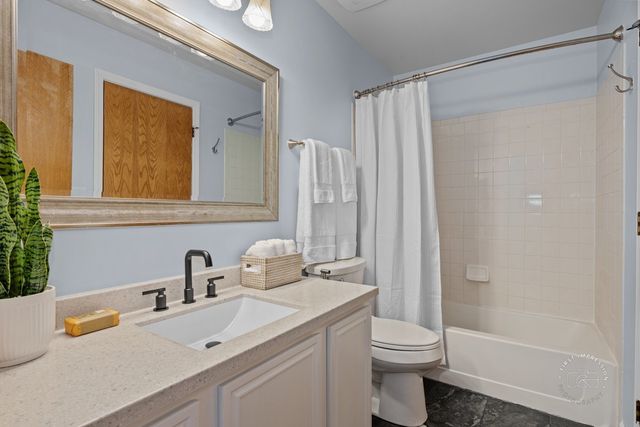 1616 Orchard Court, West Chicago, IL 60185