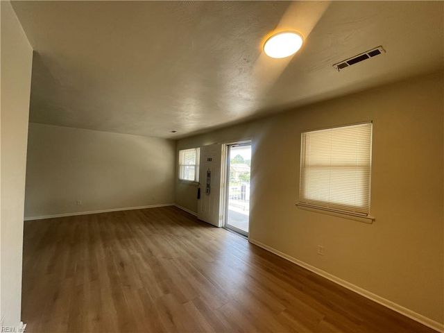 719 Marvin Ave Apt 203, Norfolk, VA 23518