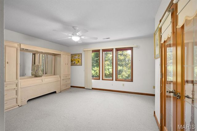 517 E Waters Edge Drive, Shiloh, IL 62221