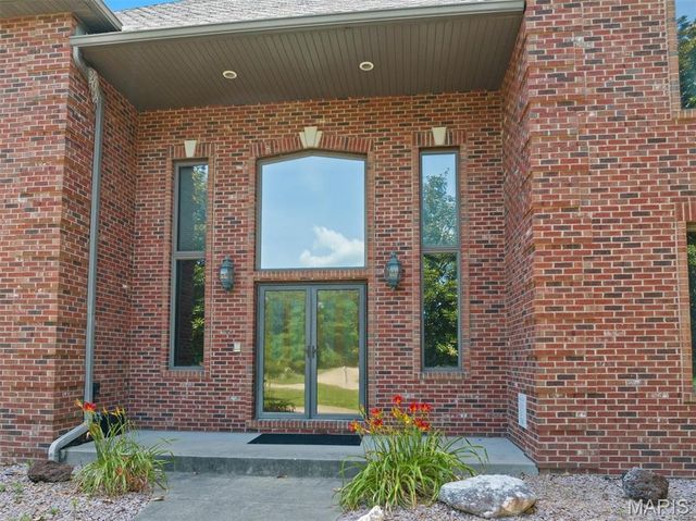 517 E Waters Edge Drive, Shiloh, IL 62221