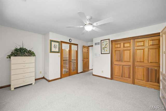 517 E Waters Edge Drive, Shiloh, IL 62221