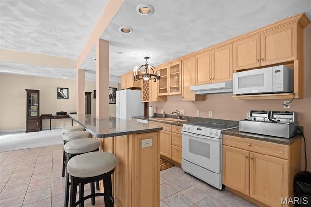 517 E Waters Edge Drive, Shiloh, IL 62221