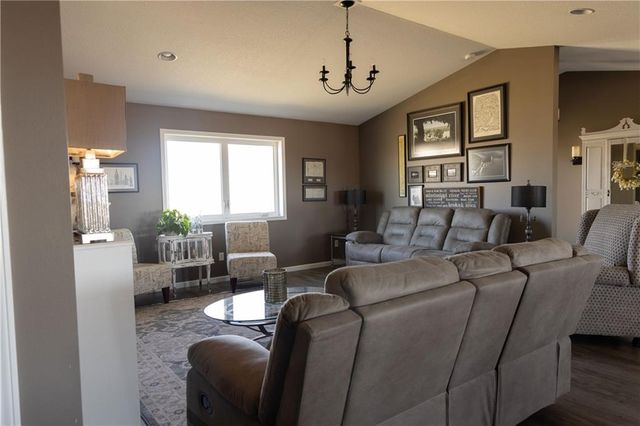 13835 Udall Road, Erie, KS 66733