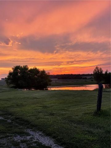 13835 Udall Road, Erie, KS 66733