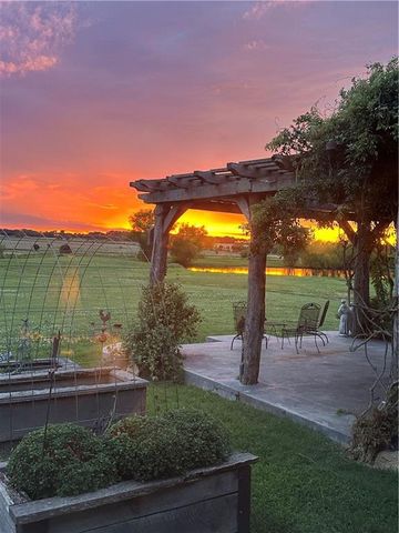 13835 Udall Road, Erie, KS 66733