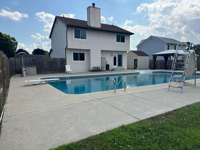 1518 Ojibwas Court, Grove City, OH 43123