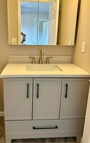 1518 Ojibwas Court, Grove City, OH 43123