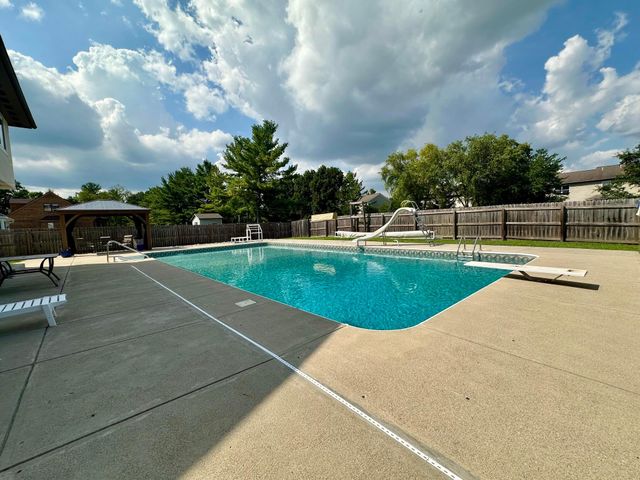 1518 Ojibwas Court, Grove City, OH 43123