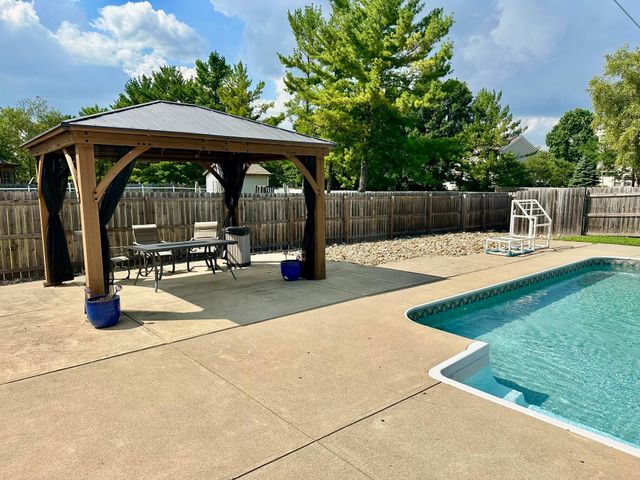 1518 Ojibwas Court, Grove City, OH 43123