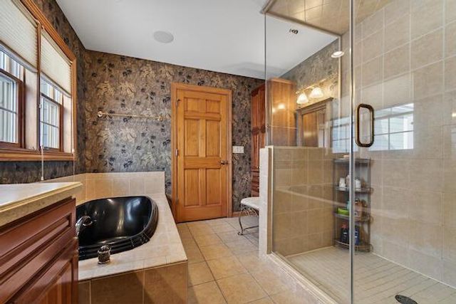 W287N6371 Broadwing COURT, Hartland, WI 53029