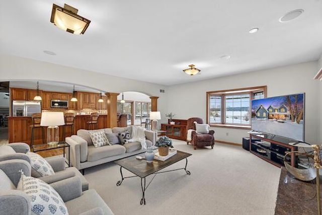 W287N6371 Broadwing COURT, Hartland, WI 53029