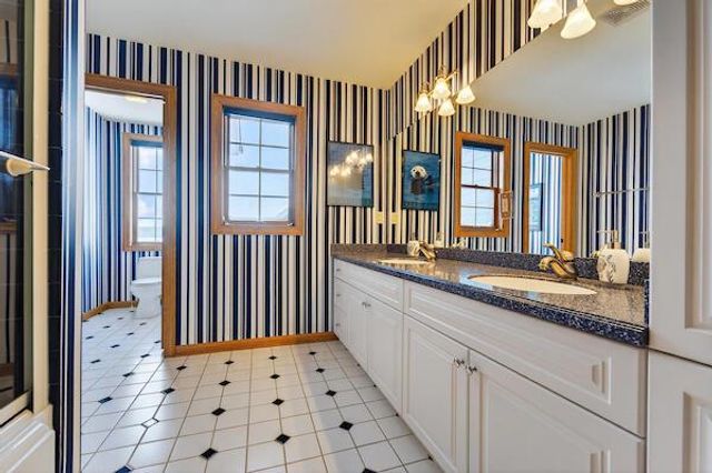 W287N6371 Broadwing COURT, Hartland, WI 53029