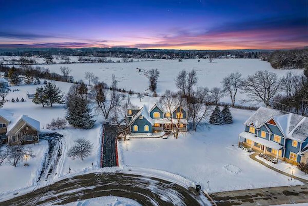 W287N6371 Broadwing COURT, Hartland, WI 53029