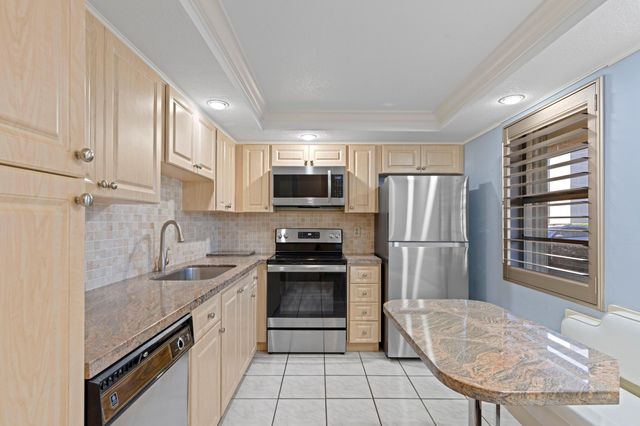 200 SE 5th Avenue 107, Dania Beach, FL 33004