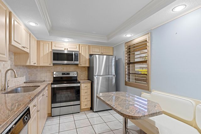 200 SE 5th Avenue 107, Dania Beach, FL 33004