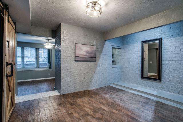 24 Oakbrook Drive, Lewisville, TX 75057