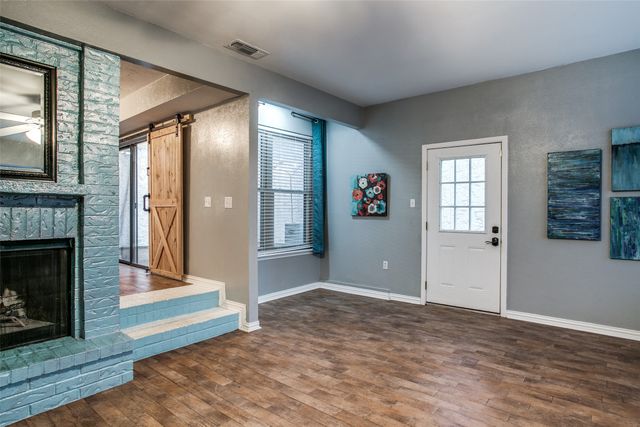 24 Oakbrook Drive, Lewisville, TX 75057