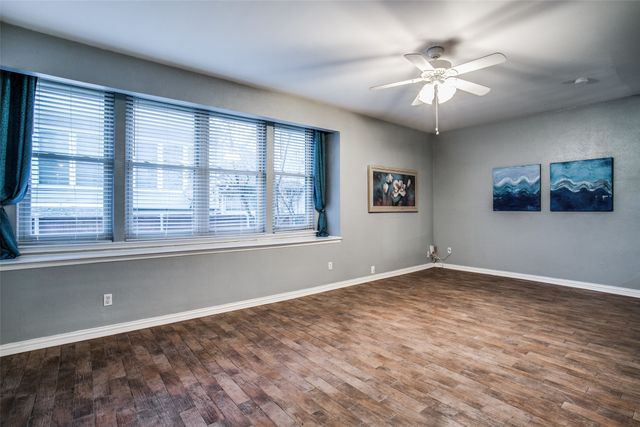 24 Oakbrook Drive, Lewisville, TX 75057