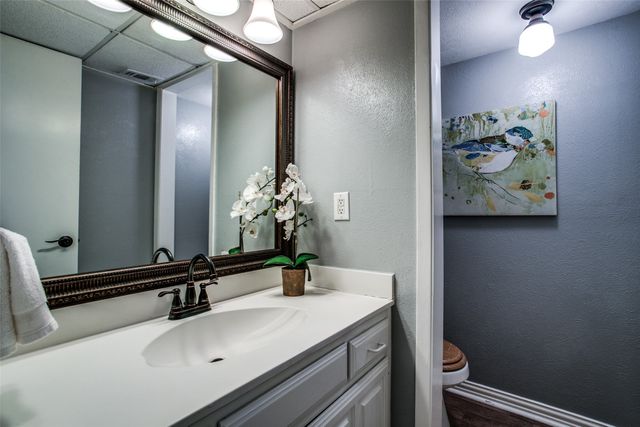 24 Oakbrook Drive, Lewisville, TX 75057