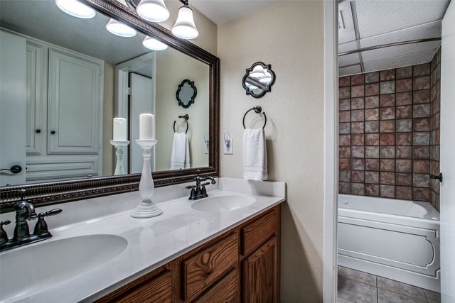 24 Oakbrook Drive, Lewisville, TX 75057