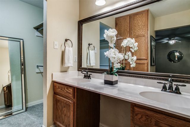 24 Oakbrook Drive, Lewisville, TX 75057