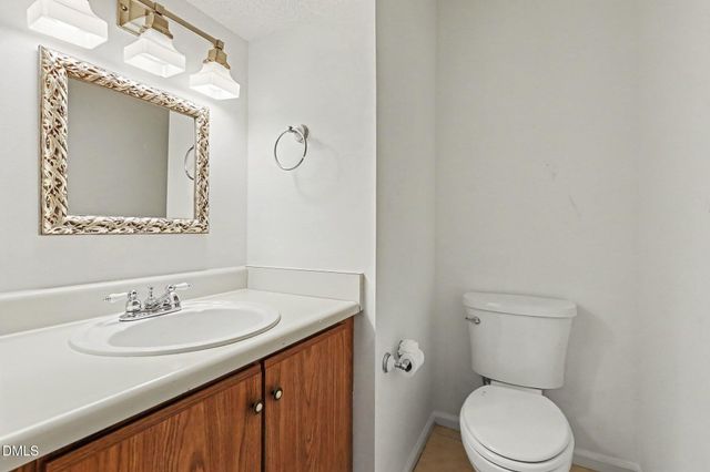 5617 Hamstead Crossing, Raleigh, NC 27612