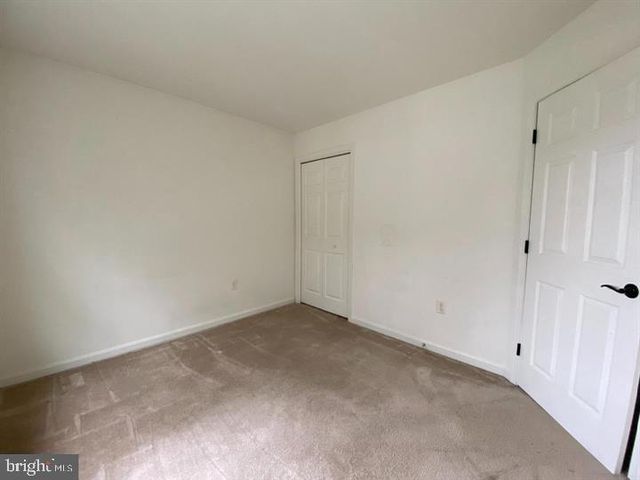 211 MORNINGSIDE DR, Falling Waters, WV 25419