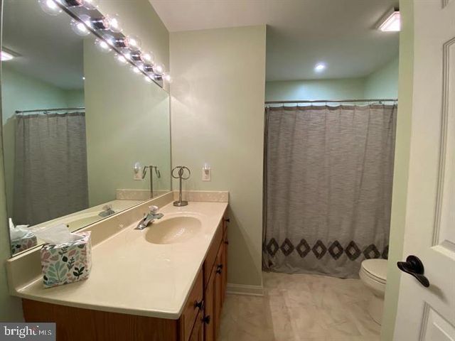 211 MORNINGSIDE DR, Falling Waters, WV 25419