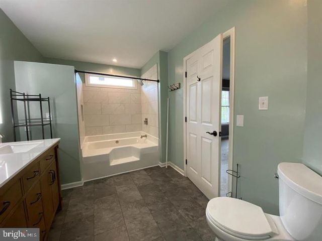 211 MORNINGSIDE DR, Falling Waters, WV 25419