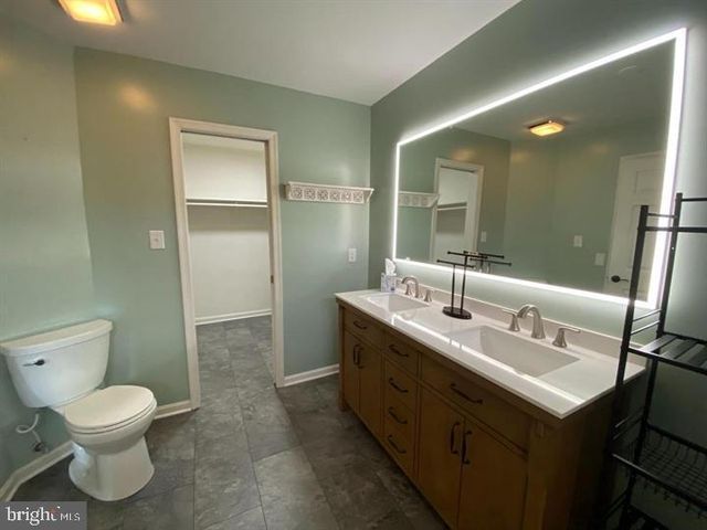 211 MORNINGSIDE DR, Falling Waters, WV 25419