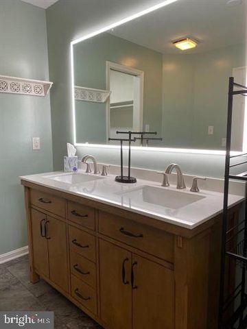 211 MORNINGSIDE DR, Falling Waters, WV 25419