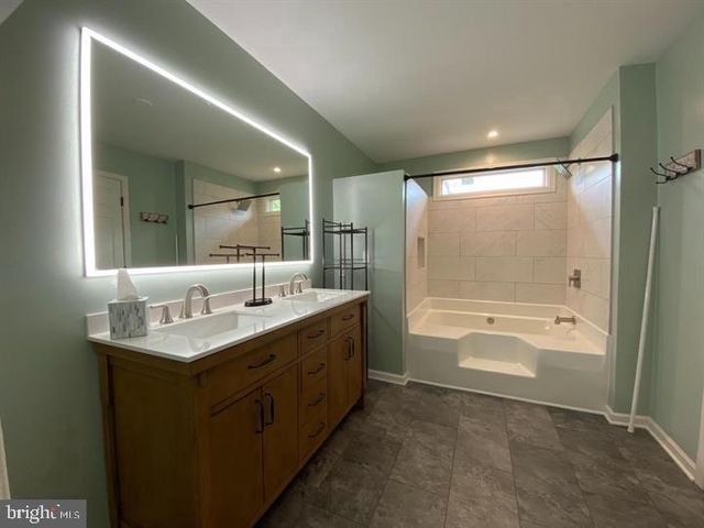 211 MORNINGSIDE DR, Falling Waters, WV 25419