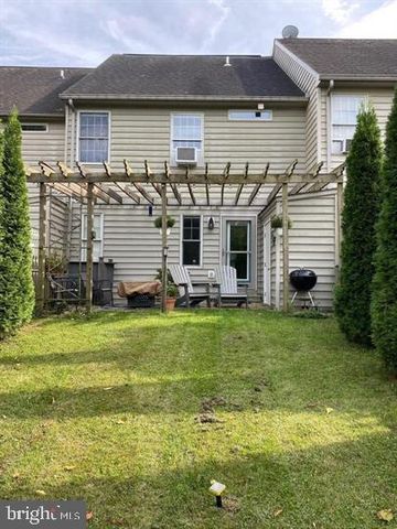 211 MORNINGSIDE DR, Falling Waters, WV 25419