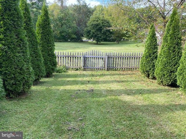 211 MORNINGSIDE DR, Falling Waters, WV 25419