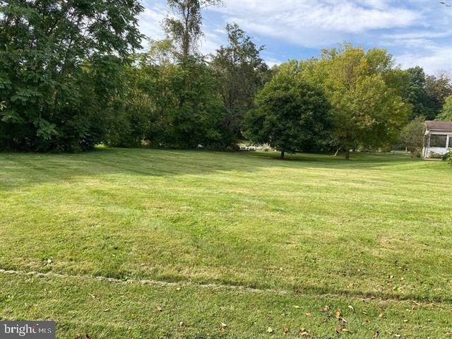 211 MORNINGSIDE DR, Falling Waters, WV 25419