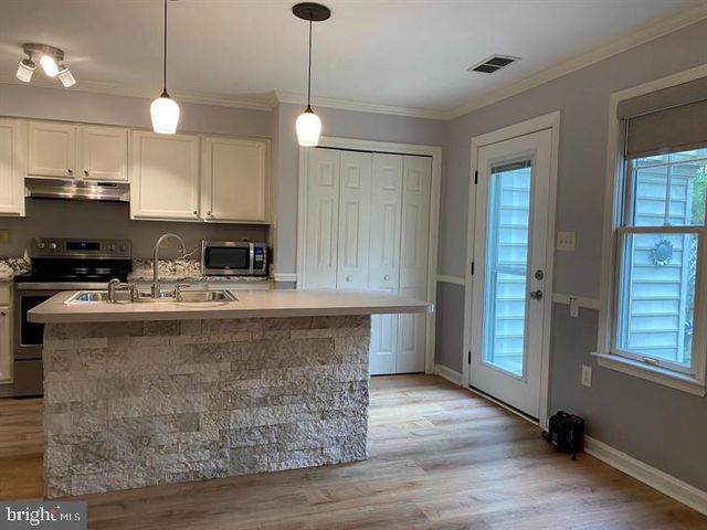 211 MORNINGSIDE DR, Falling Waters, WV 25419