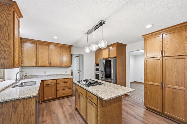 12888 S Robert Trail, Rosemount, MN 55068