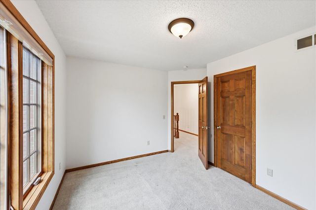12888 S Robert Trail, Rosemount, MN 55068