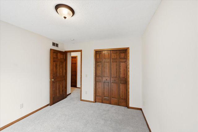 12888 S Robert Trail, Rosemount, MN 55068