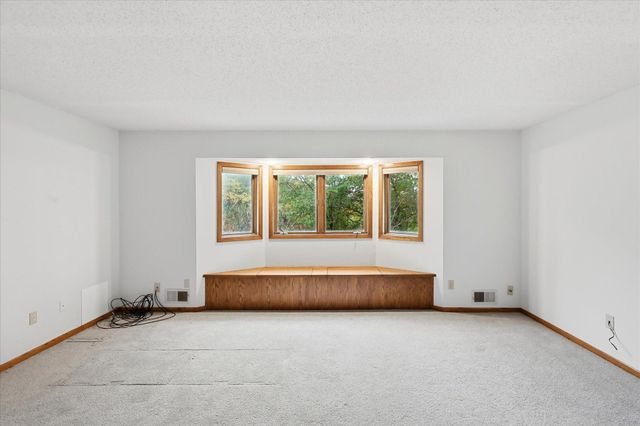 12888 S Robert Trail, Rosemount, MN 55068
