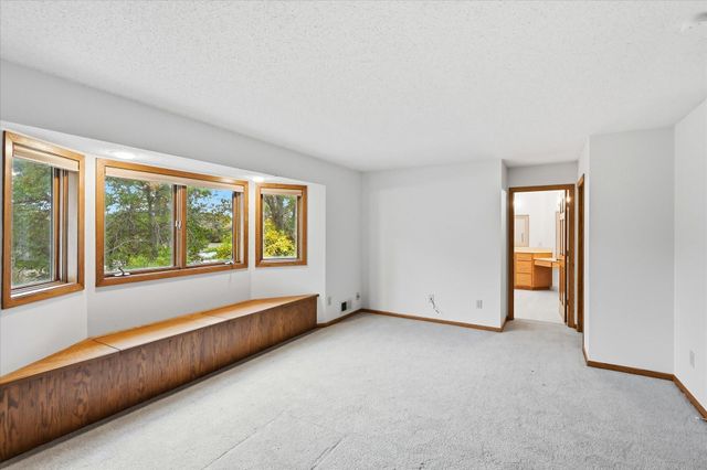 12888 S Robert Trail, Rosemount, MN 55068