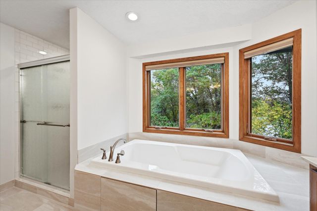12888 S Robert Trail, Rosemount, MN 55068