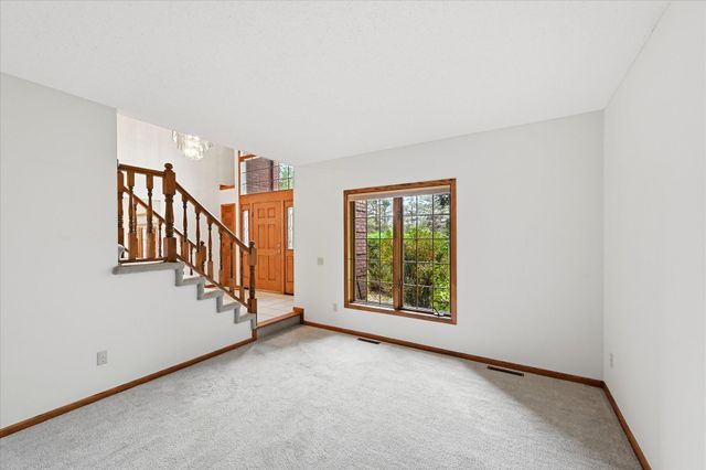 12888 S Robert Trail, Rosemount, MN 55068