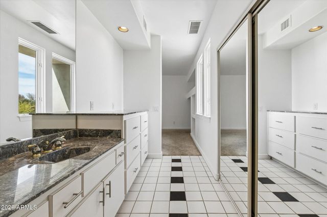 12227 E Shangri La Road, Scottsdale, AZ 85259